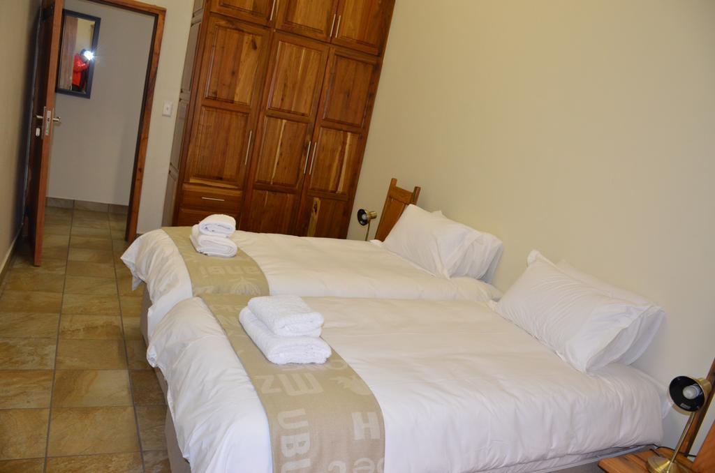 Stoep At Steenbok Self Catering Komatipoort Esterno foto