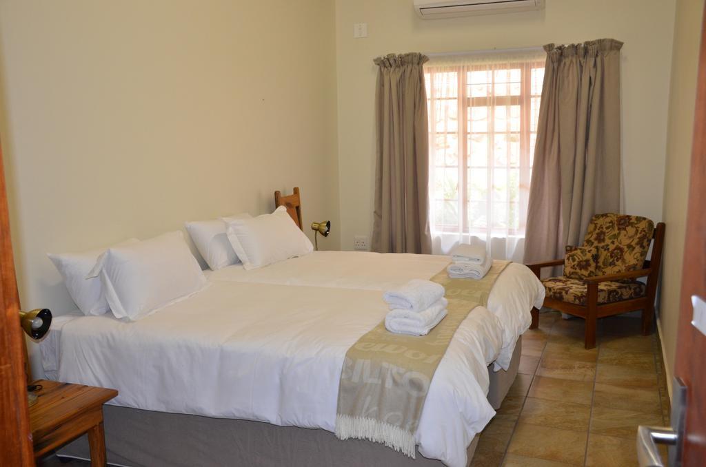 Stoep At Steenbok Self Catering Komatipoort Esterno foto